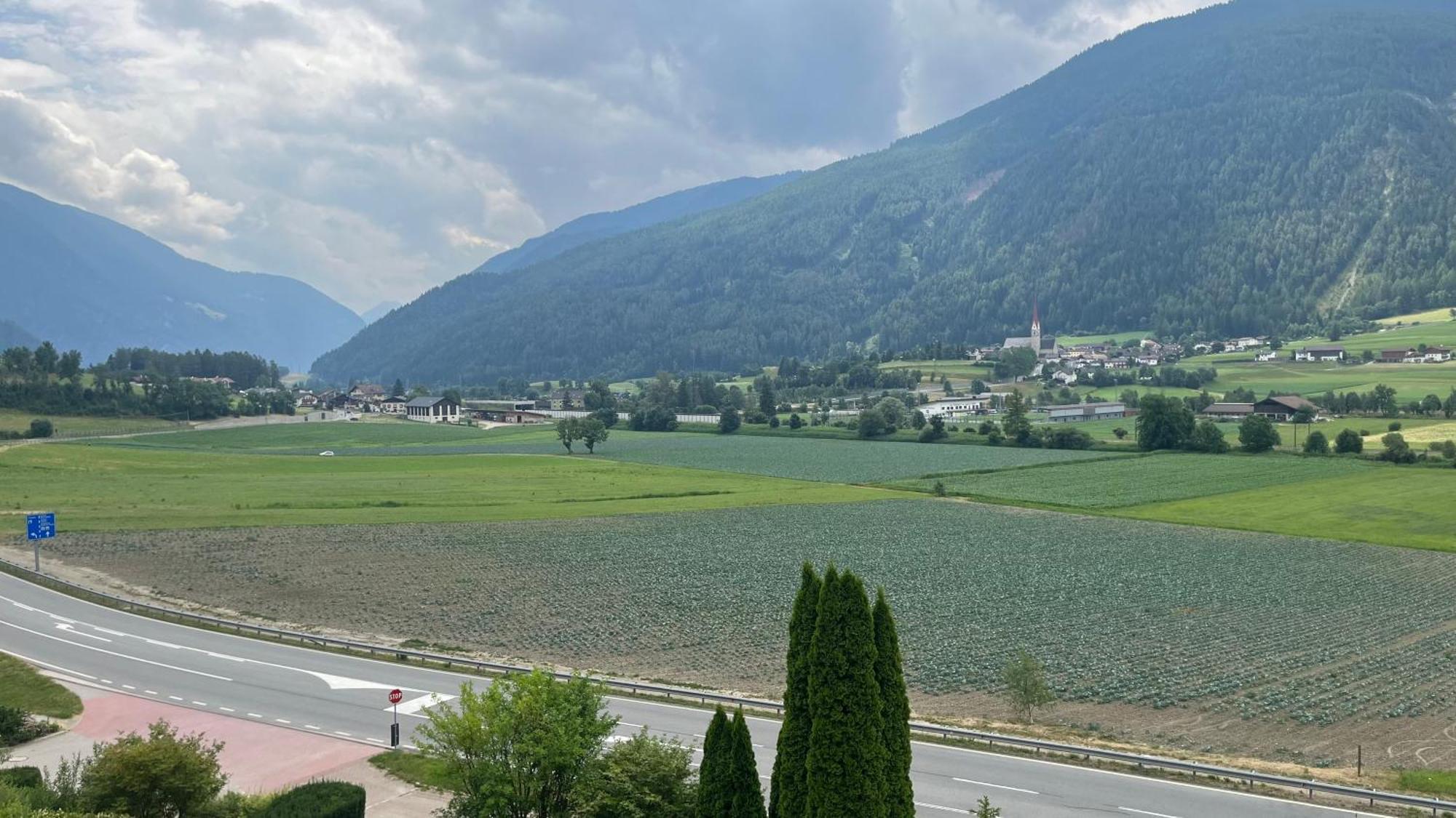 Hotel Saxl Campo di Trens Luaran gambar