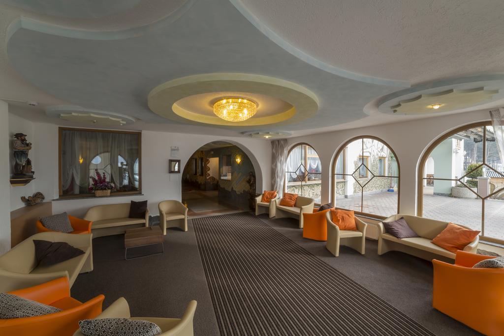 Hotel Saxl Campo di Trens Luaran gambar